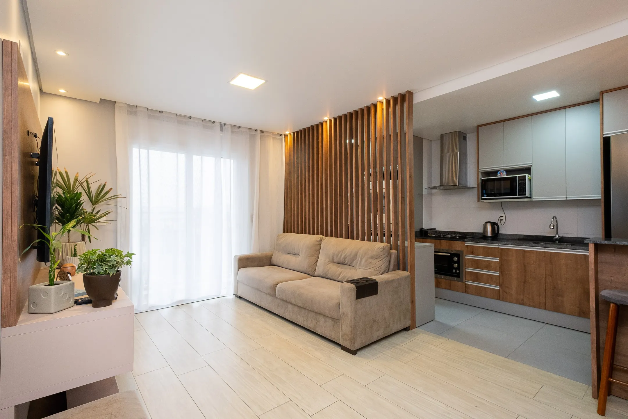 Apartamento à venda no Art Home e Work Quartier, Três Vendas - 96 m², 3 quartos (sendo 1 suíte), móveis planejados e 2 vagas.