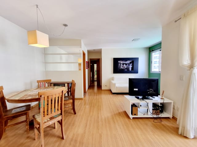 Apartamento com 87m² 2 quartos e 2 banheiros, para alugar, no bairro Bela Suiça em Londrina