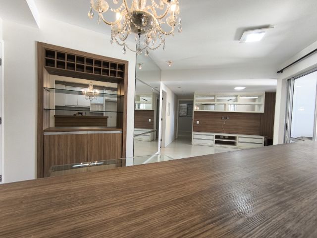 Apartamento com 107m² 2 quartos e 2 banheiros, para alugar, no bairro Andrade em Londrina