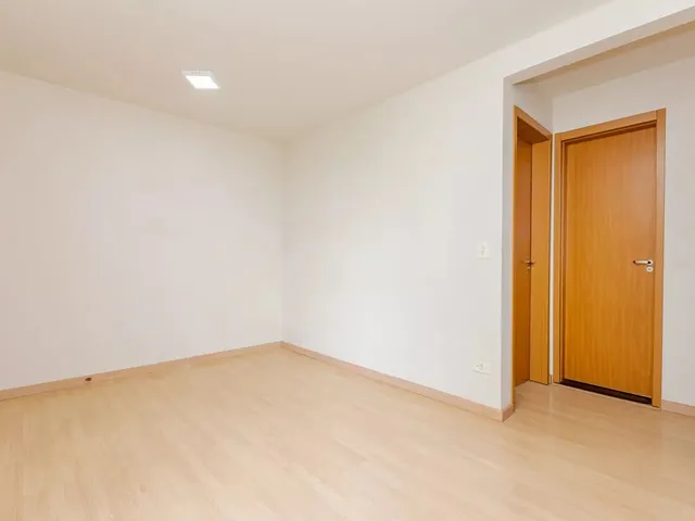 Apartamento 2 quartos e 1 banheiro, para alugar, no bairro Abranches em Curitiba