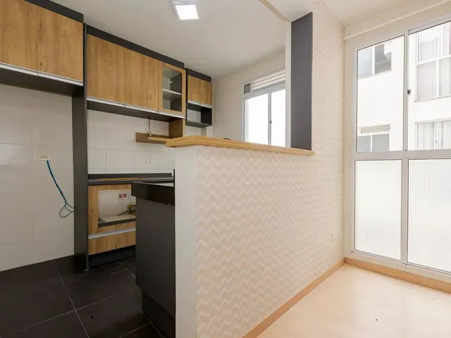 Apartamento 2 quartos e 1 banheiro, para alugar, no bairro Abranches em Curitiba