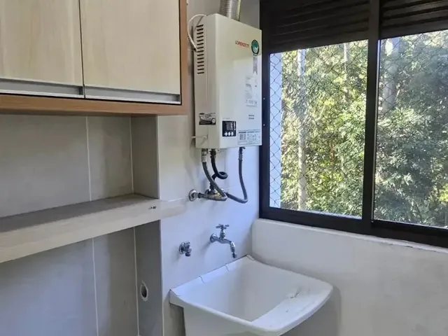 Apartamento 2 quartos e 2 banheiros, para alugar, no bairro Santa Felicidade em Curitiba