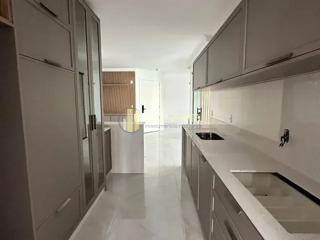 Apartamento 3 quartos e 4 banheiros, à venda, no bairro meia praia em Itapema