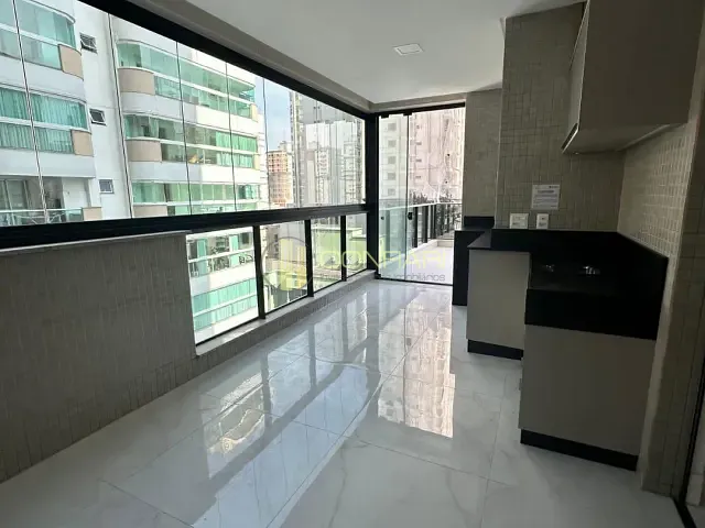 Apartamento 3 quartos e 4 banheiros, à venda, no bairro meia praia em Itapema