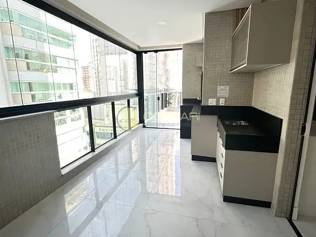 Apartamento 3 quartos e 4 banheiros, à venda, no bairro meia praia em Itapema
