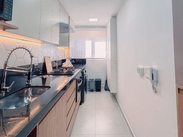 Apartamento com 90m² 2 quartos e 2 banheiros, à venda, no bairro Maringá em Londrina