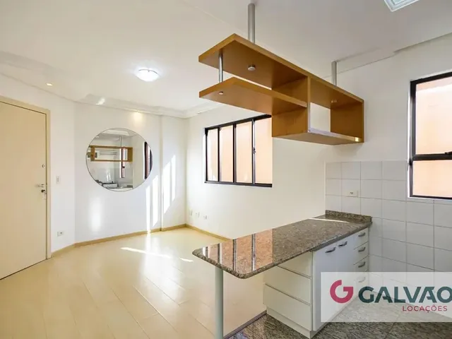 Apartamento 1 quarto e 1 banheiro, para alugar, no bairro Batel em Curitiba