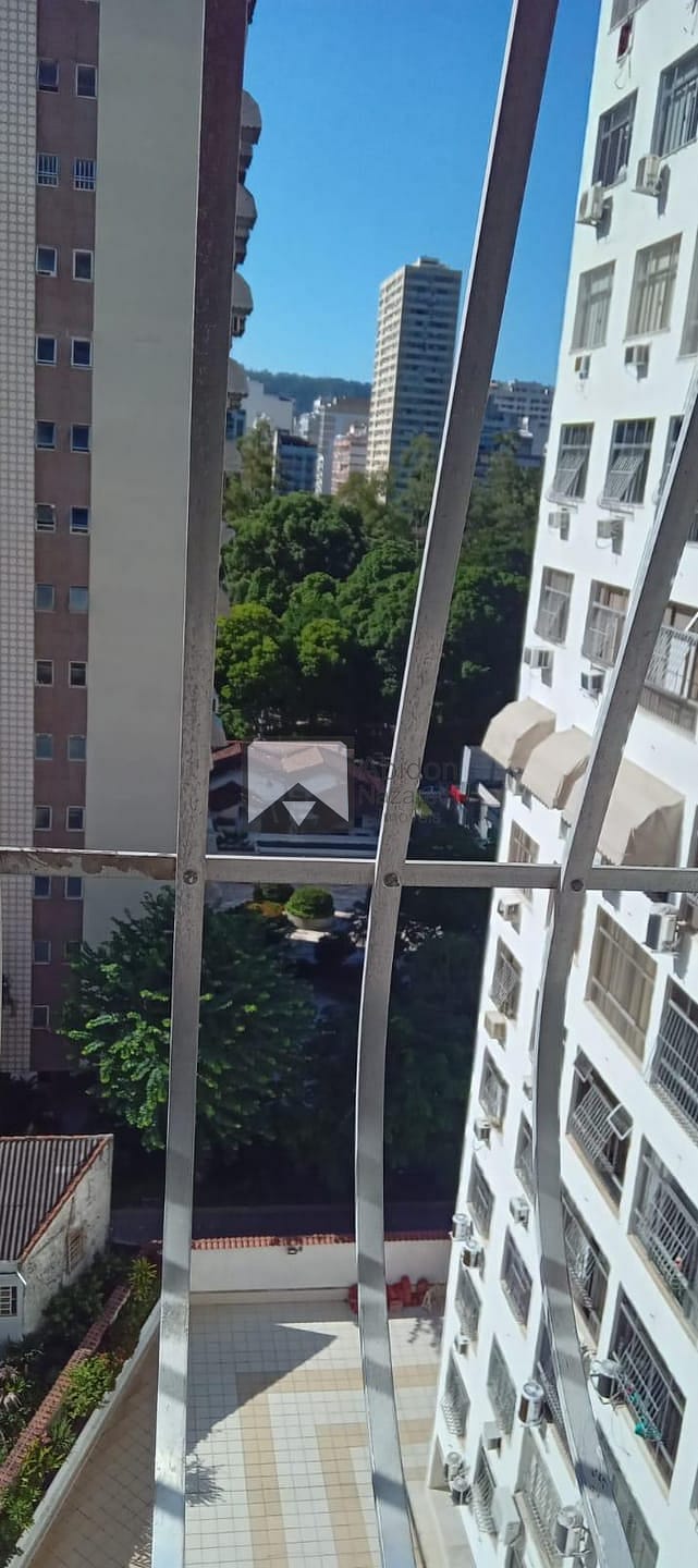 Apartamento à venda com 2 quartos, 70m² - Foto 4