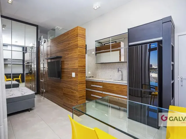 Apartamento 1 quarto e 1 banheiro, para alugar, no bairro Centro em Curitiba