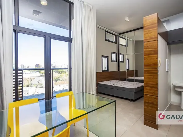 Apartamento 1 quarto e 1 banheiro, para alugar, no bairro Centro em Curitiba