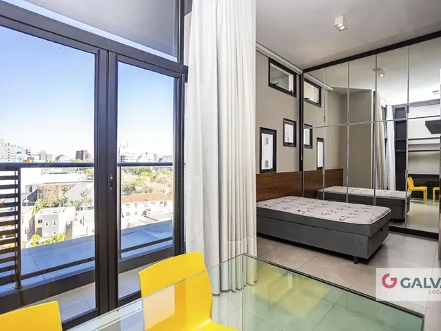 Apartamento 1 quarto e 1 banheiro, para alugar, no bairro Centro em Curitiba