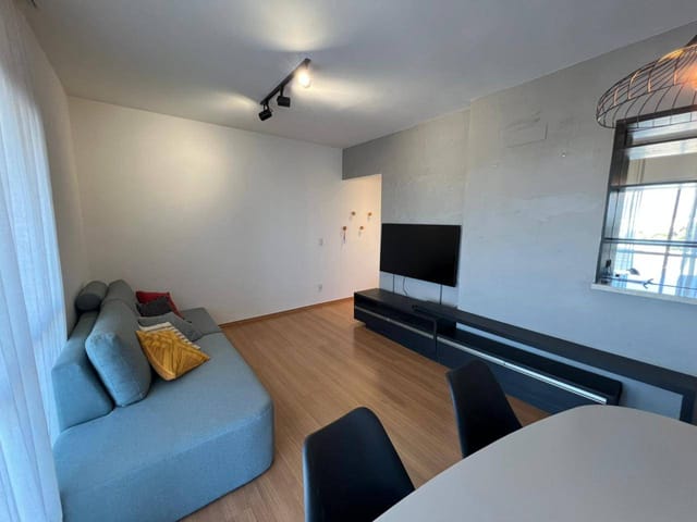 Apartamento 2 quartos e 2 banheiros, para alugar, no bairro Gleba Palhano em Londrina