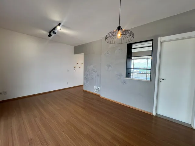 Apartamento 2 quartos e 2 banheiros, para alugar, no bairro Gleba Palhano em Londrina