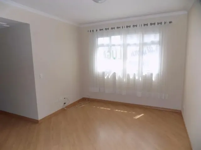 Apartamento 2 quartos e 2 banheiros, para alugar, no bairro Centro em Curitiba