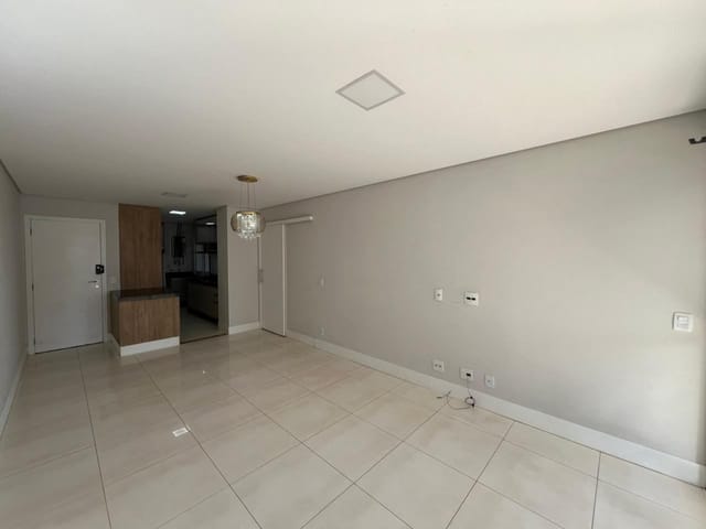 Apartamento 3 quartos e 2 banheiros, para alugar, no bairro Gleba Palhano em Londrina