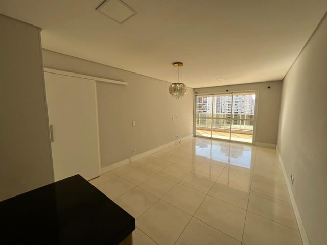 Apartamento 3 quartos e 2 banheiros, para alugar, no bairro Gleba Palhano em Londrina