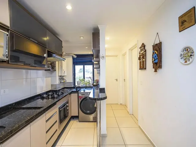 Apartamento 2 quartos e 1 banheiro, à venda, no bairro Butiatuvinha em Curitiba
