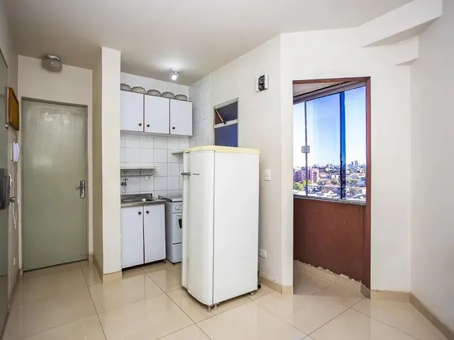 Apartamento 1 quarto e 1 banheiro, à venda, no bairro Centro em Curitiba