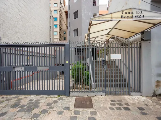 Apartamento 1 quarto e 1 banheiro, à venda, no bairro Centro em Curitiba