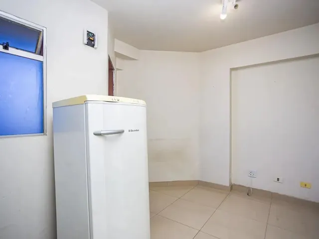 Apartamento 1 quarto e 1 banheiro, à venda, no bairro Centro em Curitiba