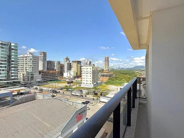 Apartamento 2 quartos e 3 banheiros, à venda, no bairro Balneario Pereque em Porto Belo