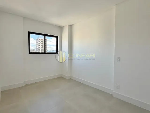 Apartamento 2 quartos e 3 banheiros, à venda, no bairro Balneario Pereque em Porto Belo