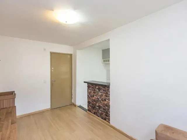 Apartamento 2 quartos e 1 banheiro, à venda, no bairro Campo Comprido em Curitiba