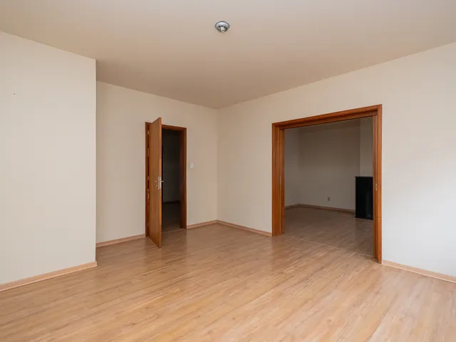 Apartamento 3 quartos e 4 banheiros, para alugar, no bairro Centro em Pelotas