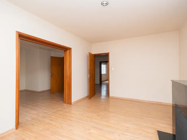 Apartamento 3 quartos e 4 banheiros, para alugar, no bairro Centro em Pelotas