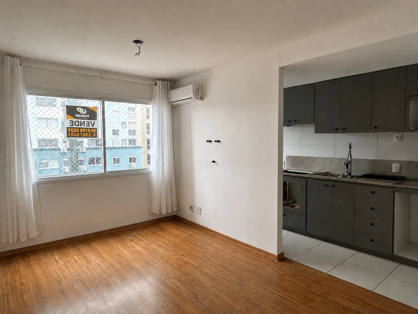 Apartamento à venda no JK Parque Clube, Pelotas - 54 m², 2 quartos (sendo 1 suíte), móveis planejados e sol da tarde.