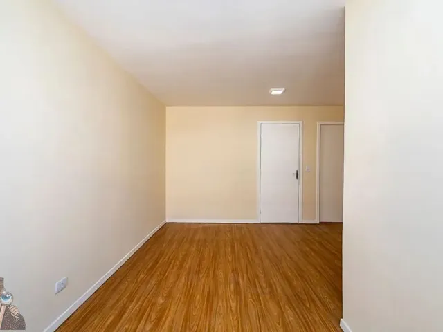 Apartamento 3 quartos e 1 banheiro, para alugar, no bairro Campo Comprido em Curitiba