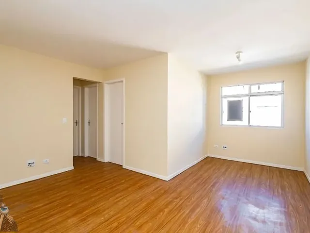 Apartamento 3 quartos e 1 banheiro, para alugar, no bairro Campo Comprido em Curitiba