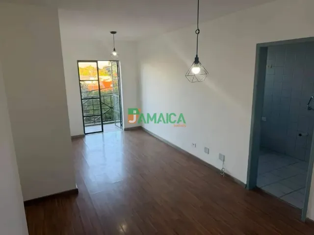 Apartamento 3 quartos e 1 banheiro, para alugar, no bairro Uberaba em Curitiba
