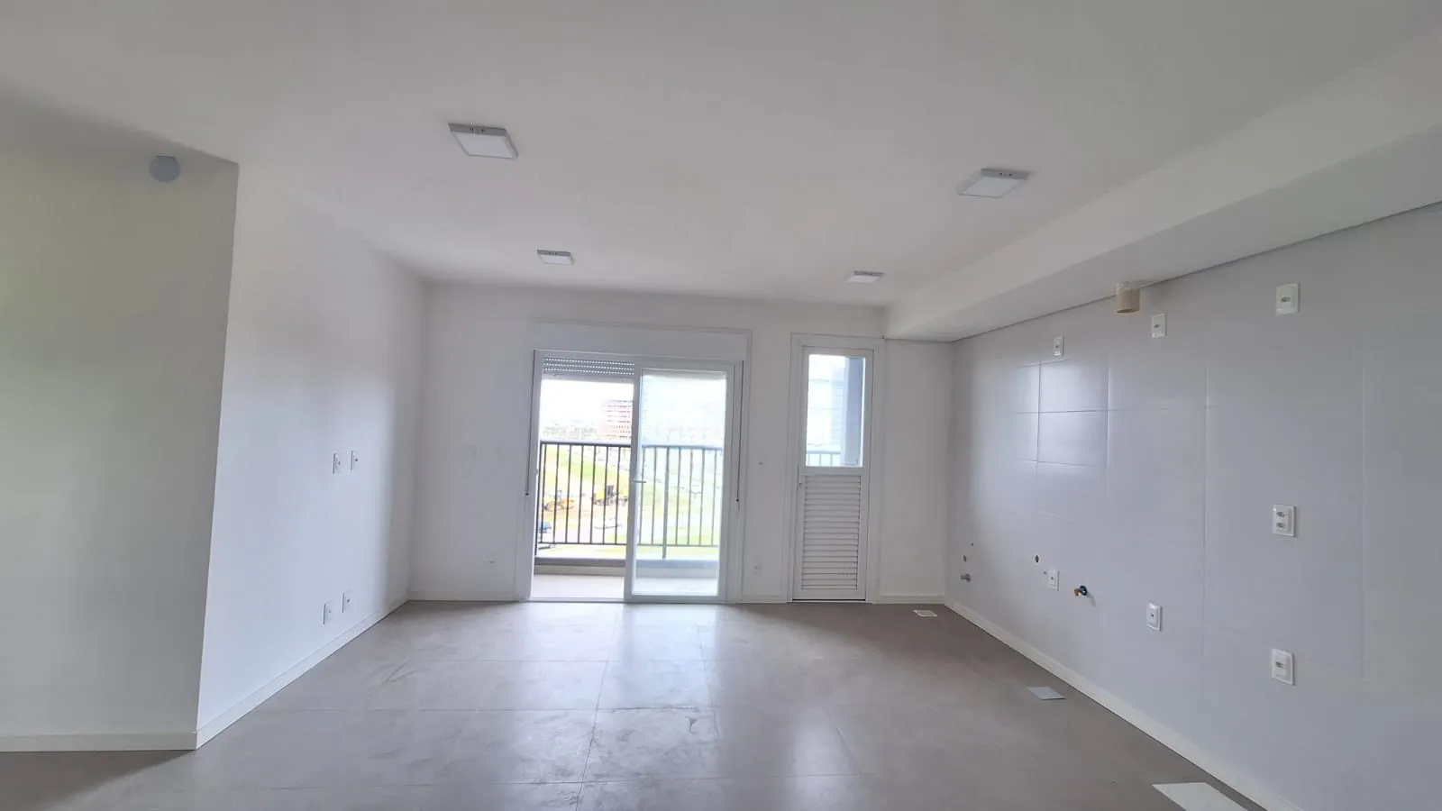 Apartamento à venda no Vitta Gardens Club, São Gonçalo - 70 m², 3 quartos (sendo 2 suítes), sacada com vista para o Parque Una e vaga coberta.