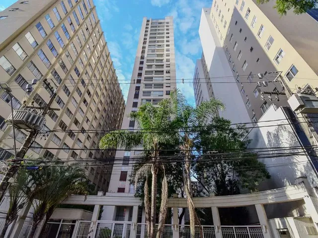 Apartamento 1 quarto e 1 banheiro, para alugar, no bairro Centro em Curitiba