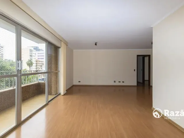Apartamento 3 quartos e 2 banheiros, para alugar, no bairro Centro em Curitiba
