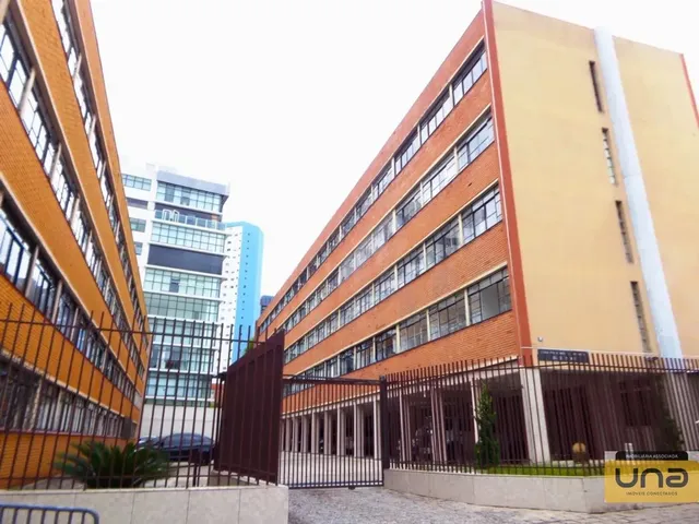 Apartamento 2 quartos e 1 banheiro, para alugar, no bairro CRISTO REI em Curitiba