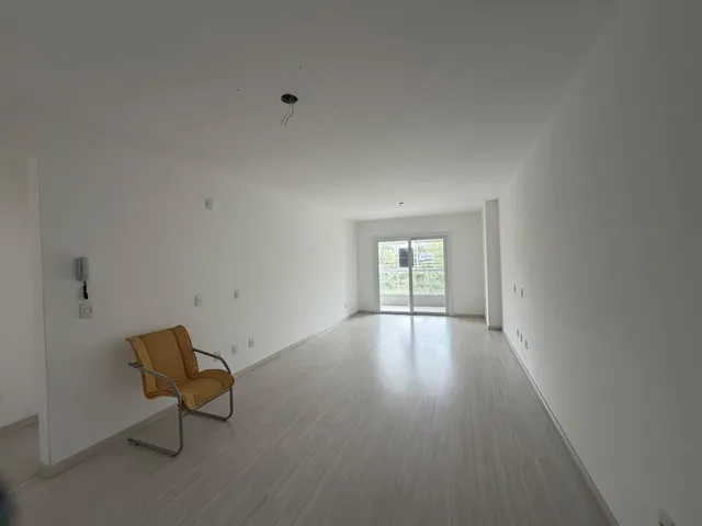 Apartamento 3 quartos e 2 banheiros, à venda, no bairro Três Vendas em Pelotas