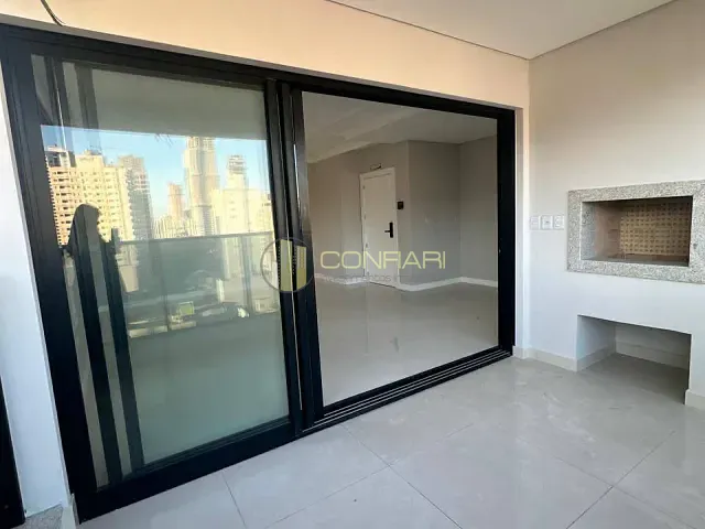 Apartamento 2 quartos e 3 banheiros, à venda, no bairro centro em Itapema