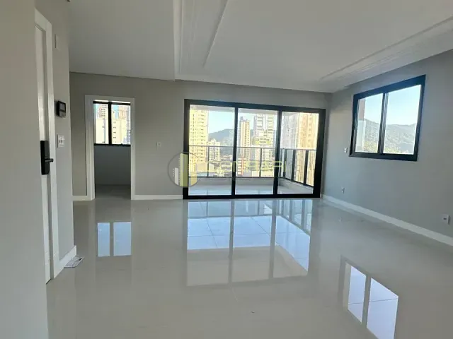 Apartamento 2 quartos e 3 banheiros, à venda, no bairro centro em Itapema