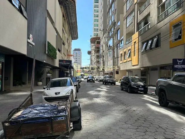 Apartamento 2 quartos e 2 banheiros, à venda, no bairro Morretes em Itapema