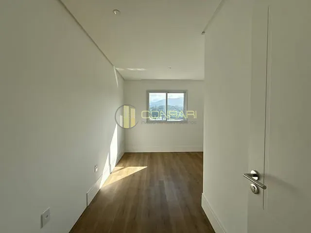 Apartamento 4 quartos e 5 banheiros, à venda, no bairro Centro em Itapema