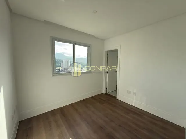 Apartamento 4 quartos e 5 banheiros, à venda, no bairro Centro em Itapema