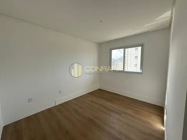 Apartamento 4 quartos e 5 banheiros, à venda, no bairro Centro em Itapema