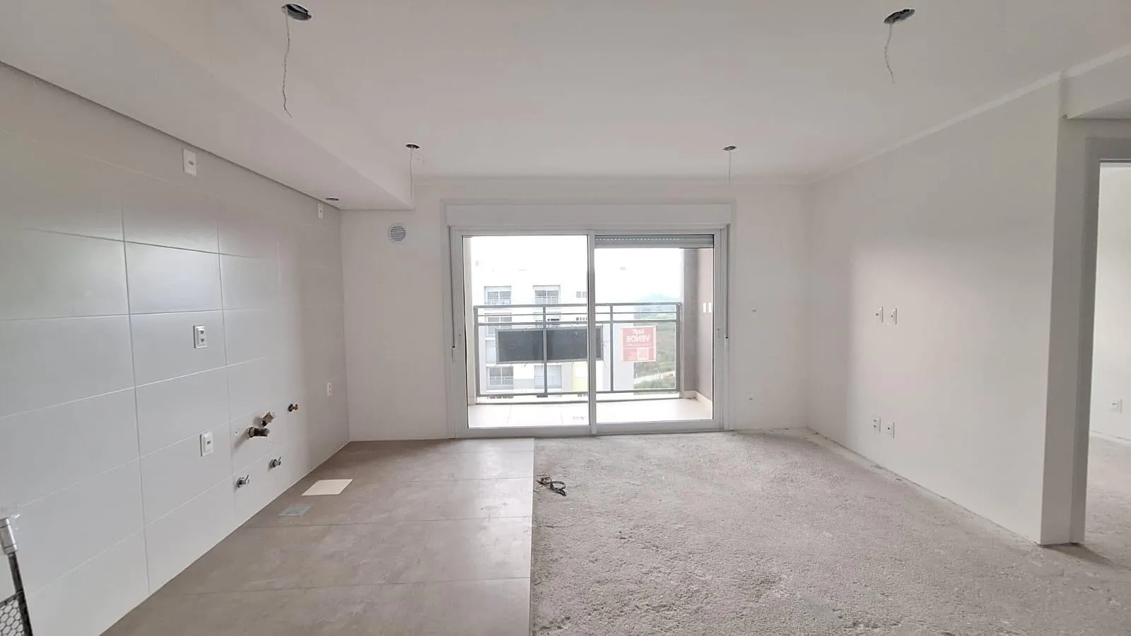 Apartamento à venda no Smart Connection, Areal - 74 m², 3 quartos (sendo 1 suíte), andar alto com face norte e 2 vagas.