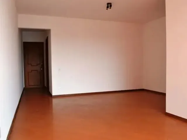 Apartamento 3 quartos e 2 banheiros, para alugar, no bairro Bigorrilho em Curitiba