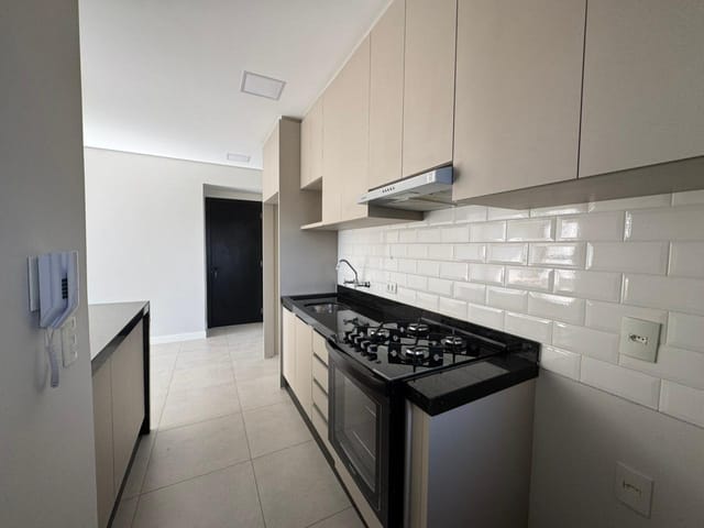 Apartamento 2 quartos e 2 banheiros, para alugar, no bairro Gleba Fazenda Palhano em Londrina