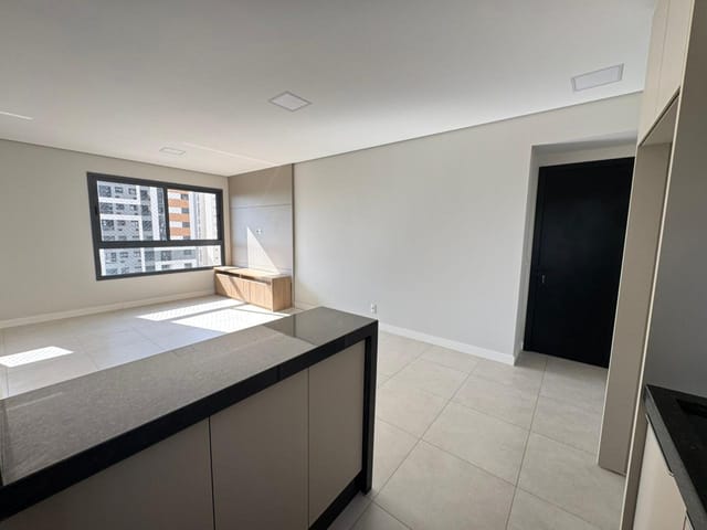 Apartamento 2 quartos e 2 banheiros, para alugar, no bairro Gleba Fazenda Palhano em Londrina