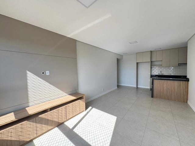 Apartamento 2 quartos e 2 banheiros, à venda, no bairro Gleba Palhano em Londrina