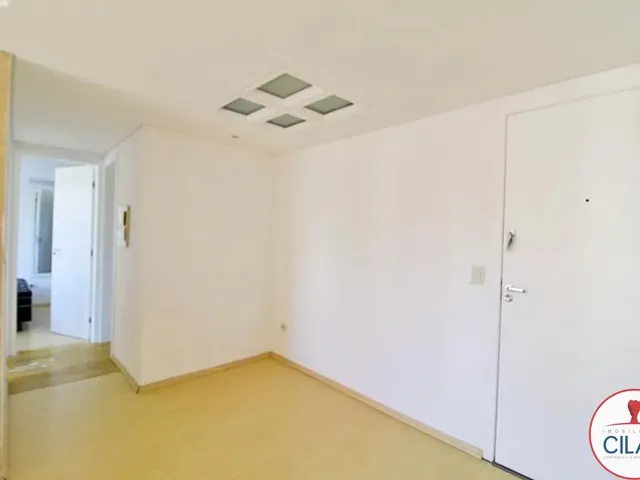 Apartamento 2 quartos e 1 banheiro, para alugar, no bairro Novo Mundo em Curitiba